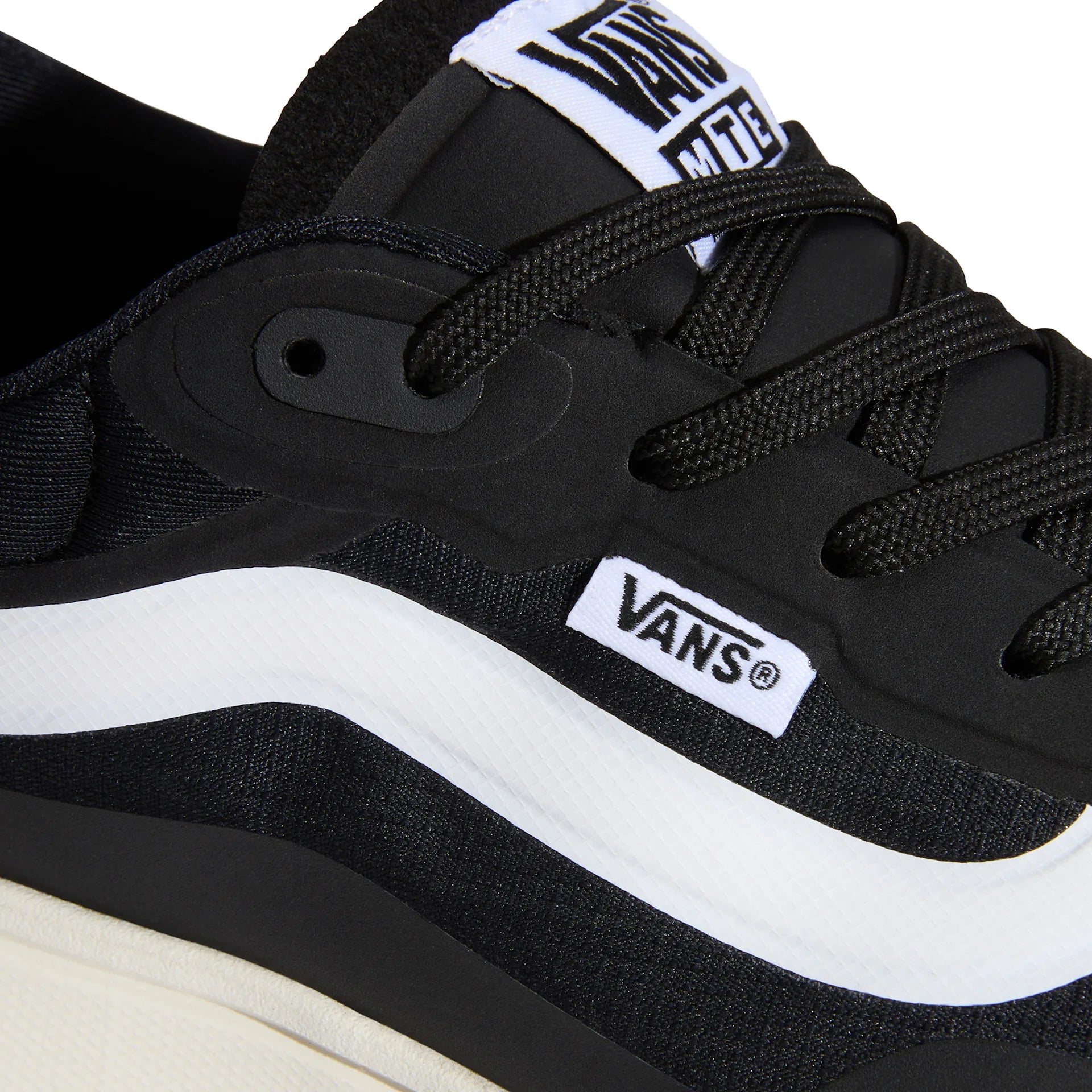 VANS CROSSPATH BLACK / WHITE VN000CVUBA21