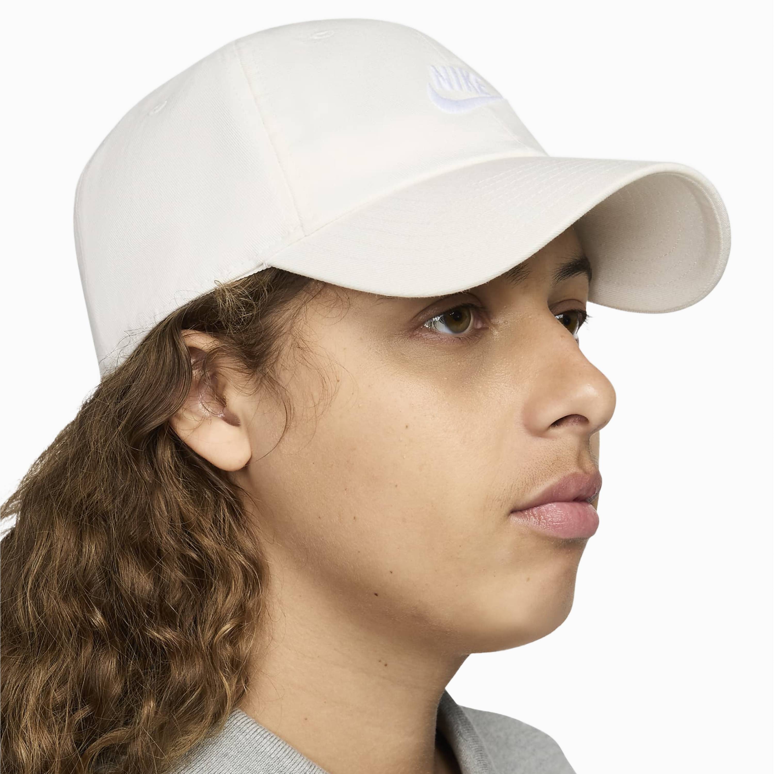 NIKE CLUB UNESTRUCTURED FUTURA WASH CAP SAIL & WHITE - FB5368
