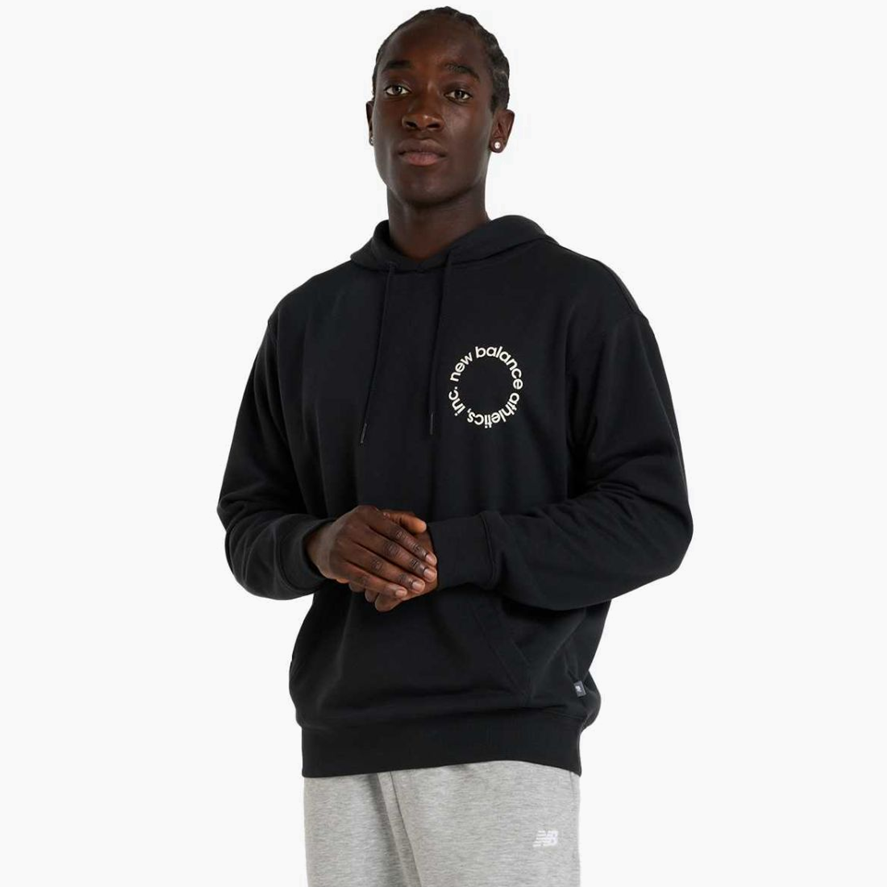 NEW BALANCE MOLETOM COM LOGO CIRCULAR PRETO MT51916-BK