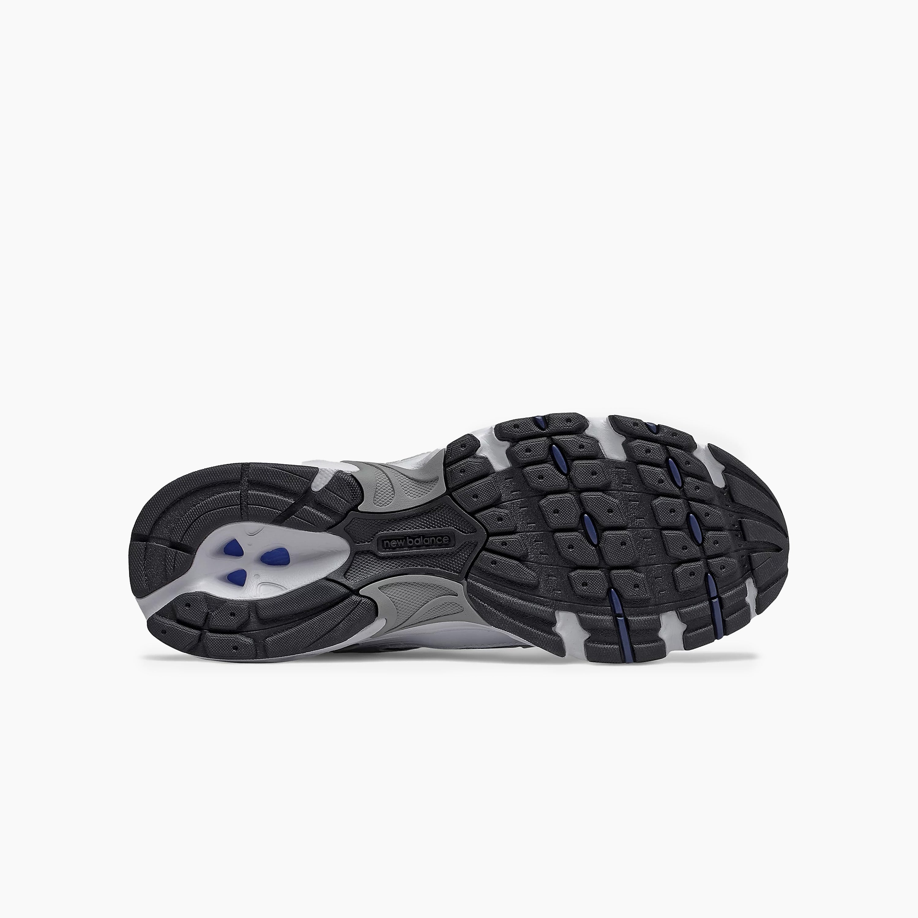 La 530 supone el regreso de una de las sneakers de running clásicas. Esta zapatilla informal aúna un estilo informal con la última tecnología. La amortiguación ABZORB debajo del pie te ofrece una comodidad superior. Dale un toque retro a tu look con las New Balance 530. La mayoría de personas elige medio número menos.