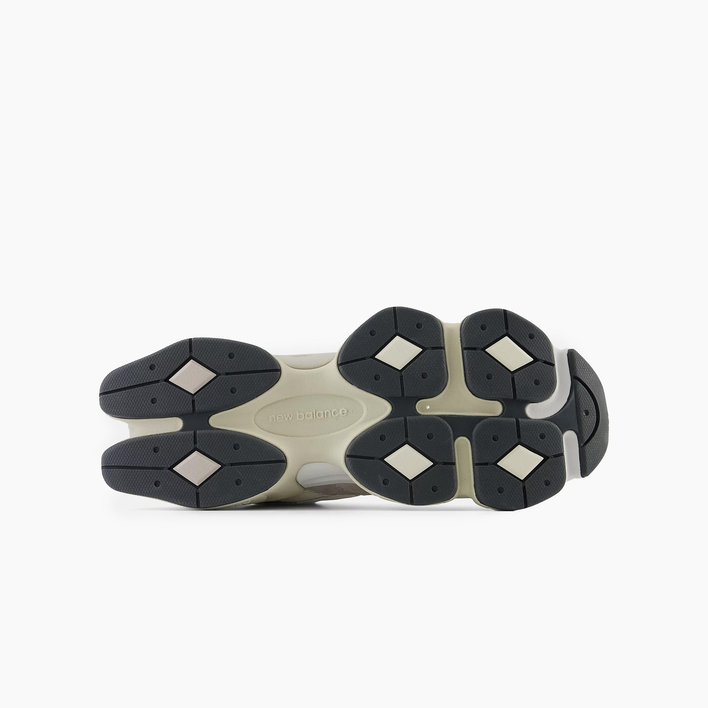 New Balance 9060 para Mujer Grey & Blue | La 9060 es la nueva expresión de estilo estilizado y el diseño innovador de la serie 99x clásica. La 9060 reinterpreta elementos conocidos de la 99x con una sensibilidad transformada que se inspira en la técnica visible y futurista de los 2000. Comodidad garantizada en cada paso.