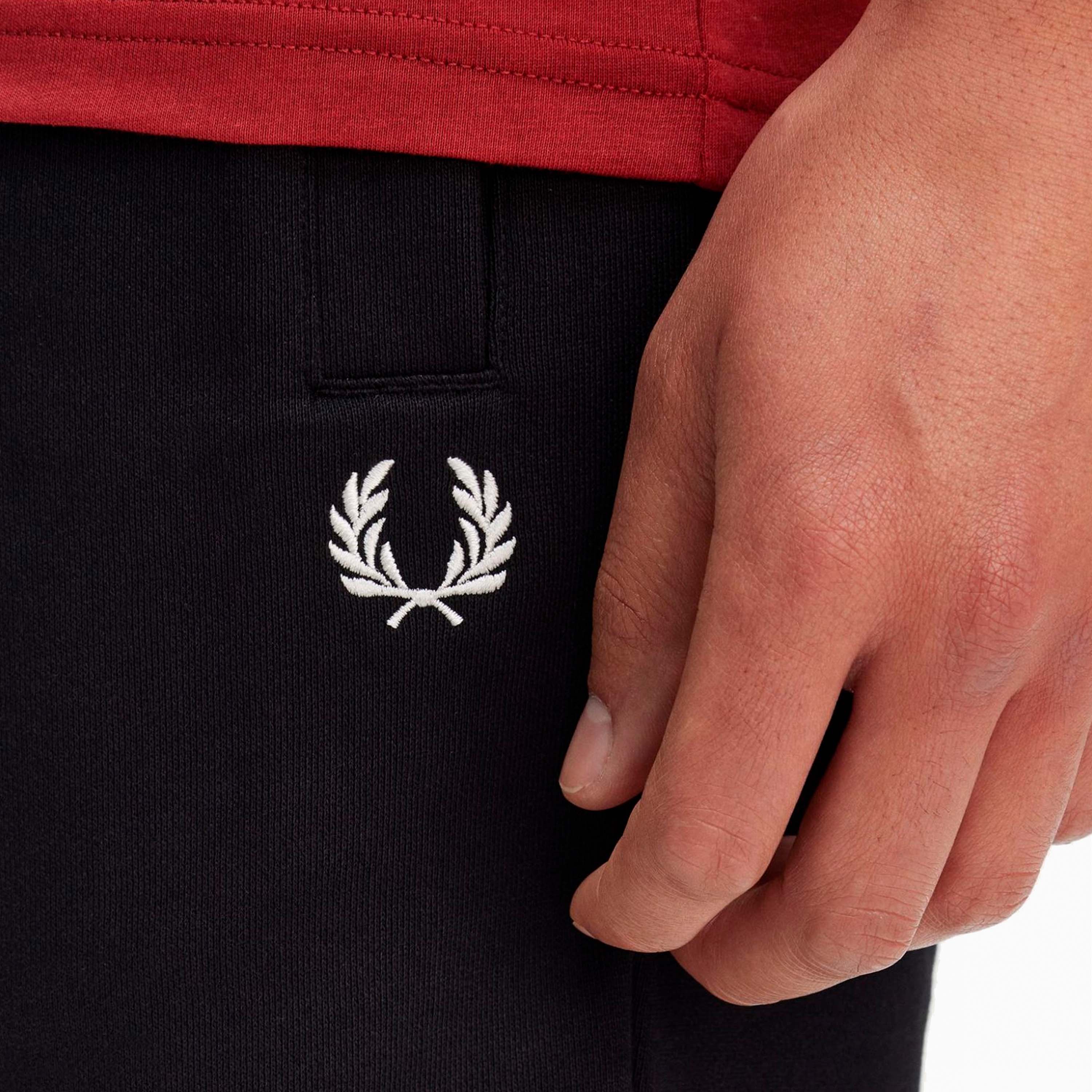 FRED PERRY SHORT BLACK & WHITE S8505-608