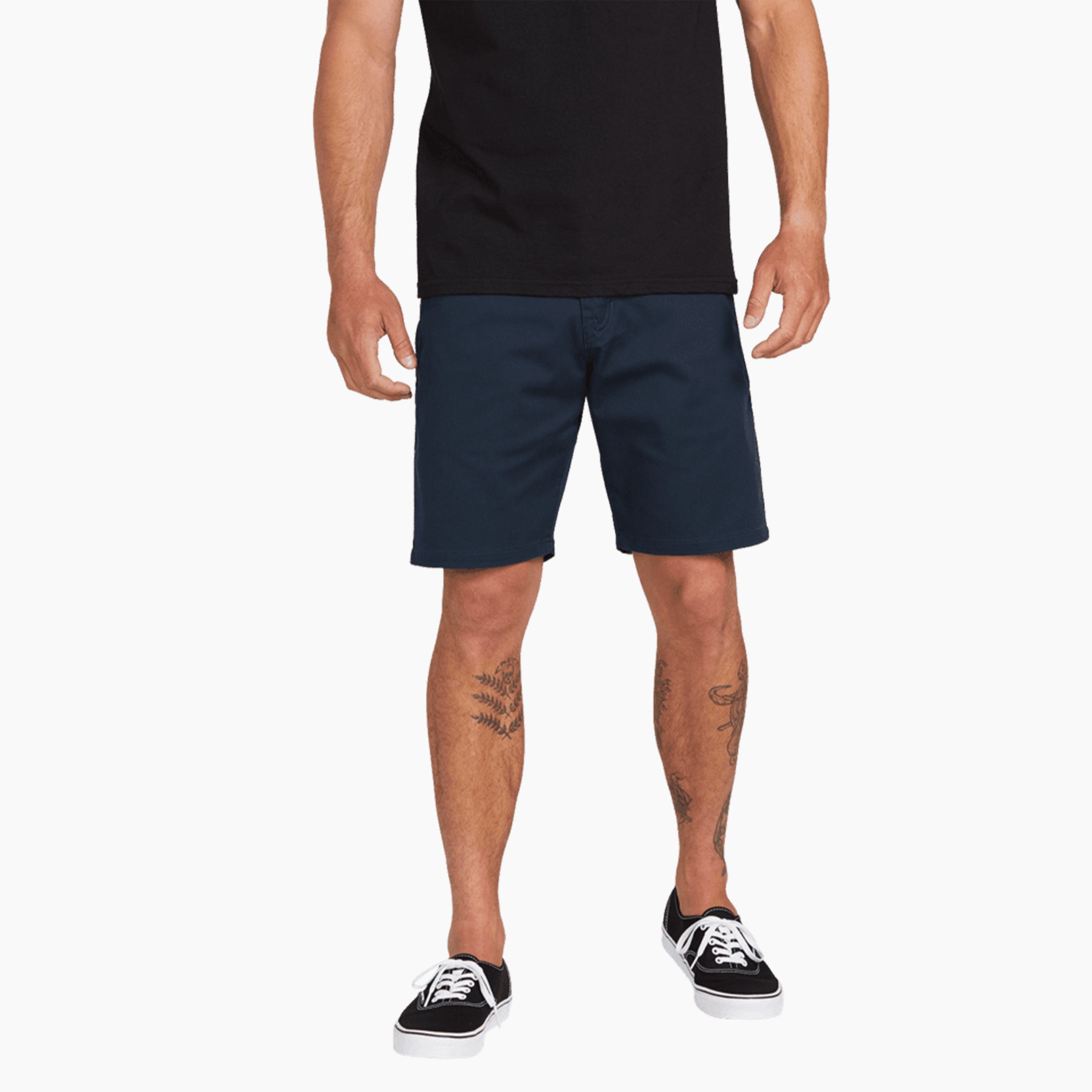 Pantalones Cortos | Chinos Shorts | Pantalones Volcom | Pantalón chino corto para hombre con 5 bolsillos. Presenta un corte moderno con un diseño prelavado además de estar fabricado con un 39% de poliéster reciclado.
