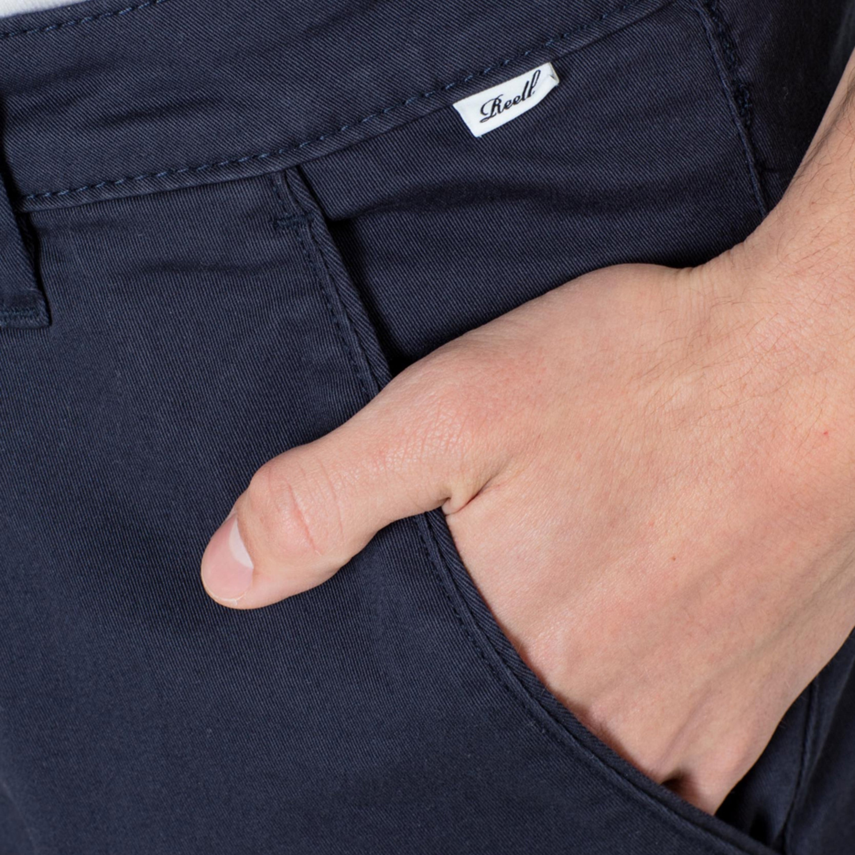 REELL FLEX TAPERED CHINO DUNKEL MARINEBLAU