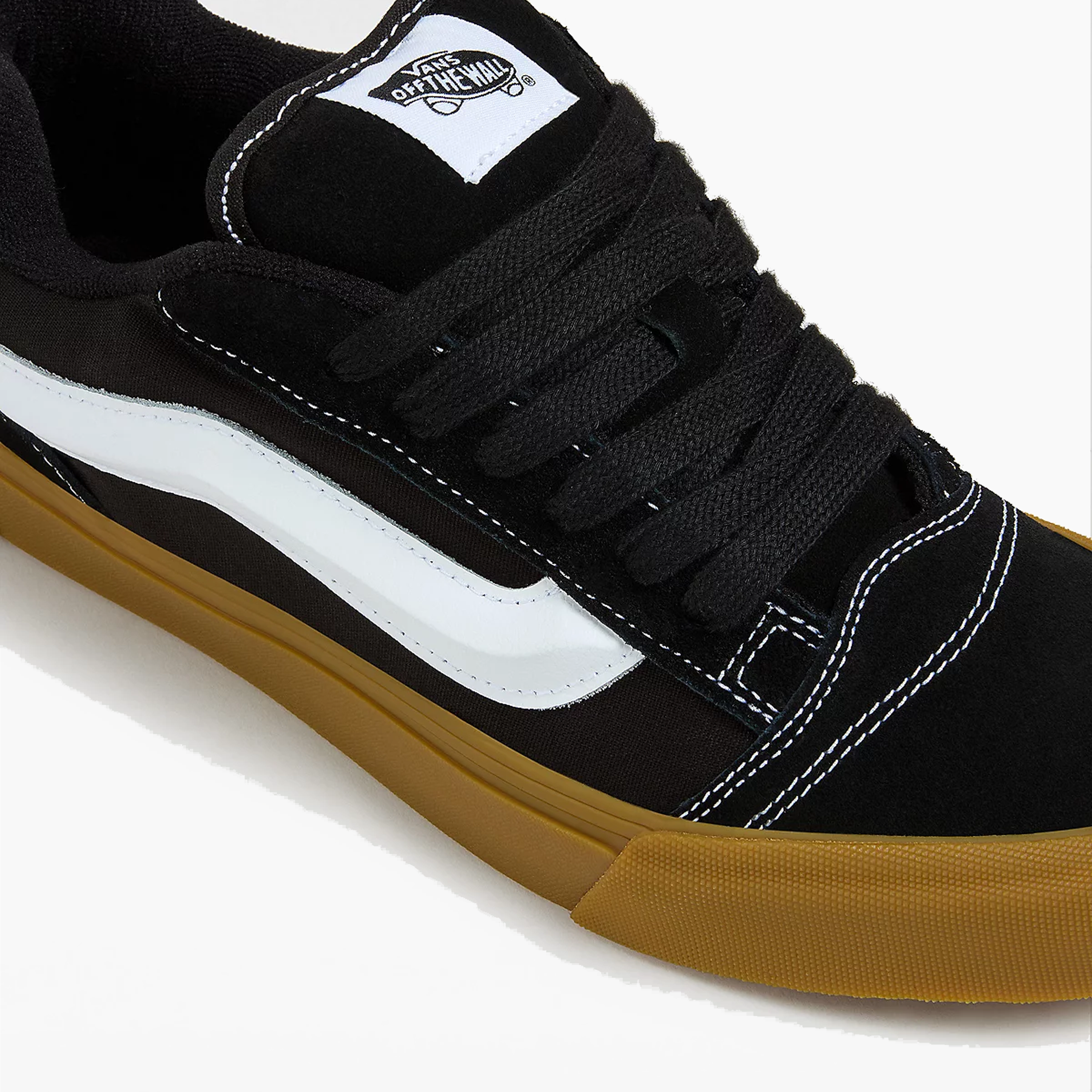 VANS KNU SKOOL NOIR & GOMME - VN0009QCB9M1