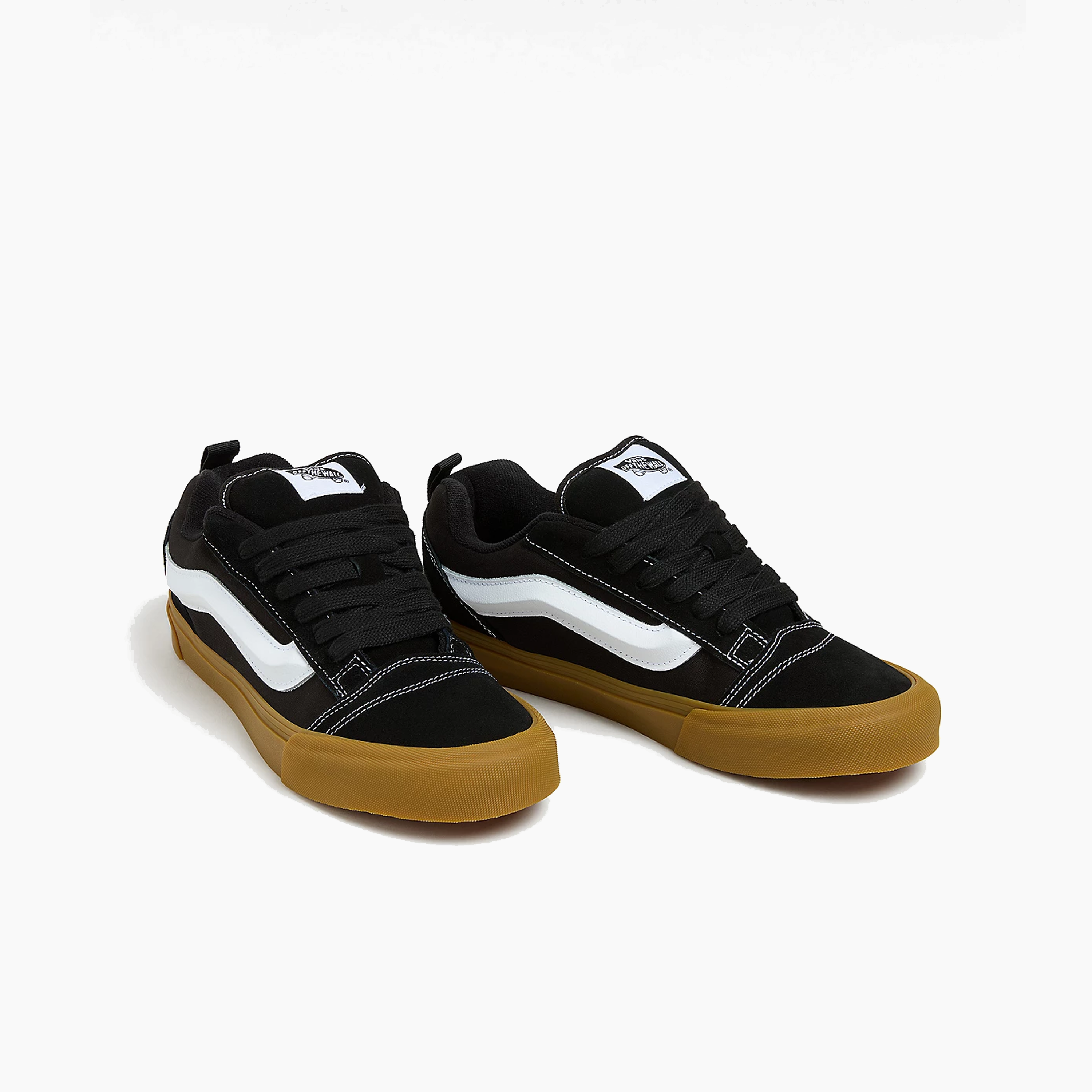 VANS KNU SKOOL NOIR & GOMME - VN0009QCB9M1