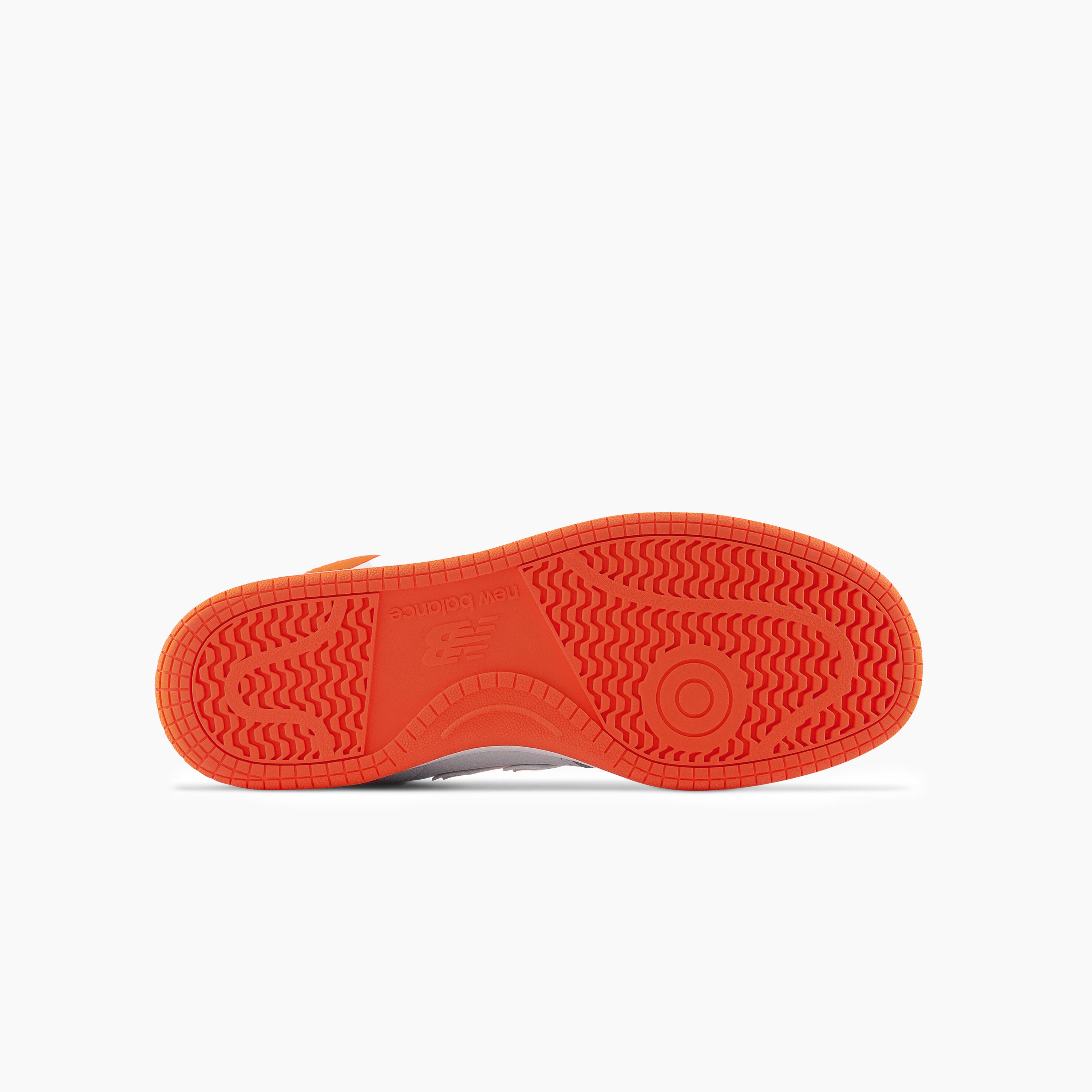 New Balance 480 para Hombre blancas, las sneakers con el auténtico estilo de New Balance una sneaker con pala de piel suave de calidad superior con extremo flexible acompañada a una talonera robusta que proporciona estabilidad, calidad, resistente una buena New Balance 480 para Hombre.ç