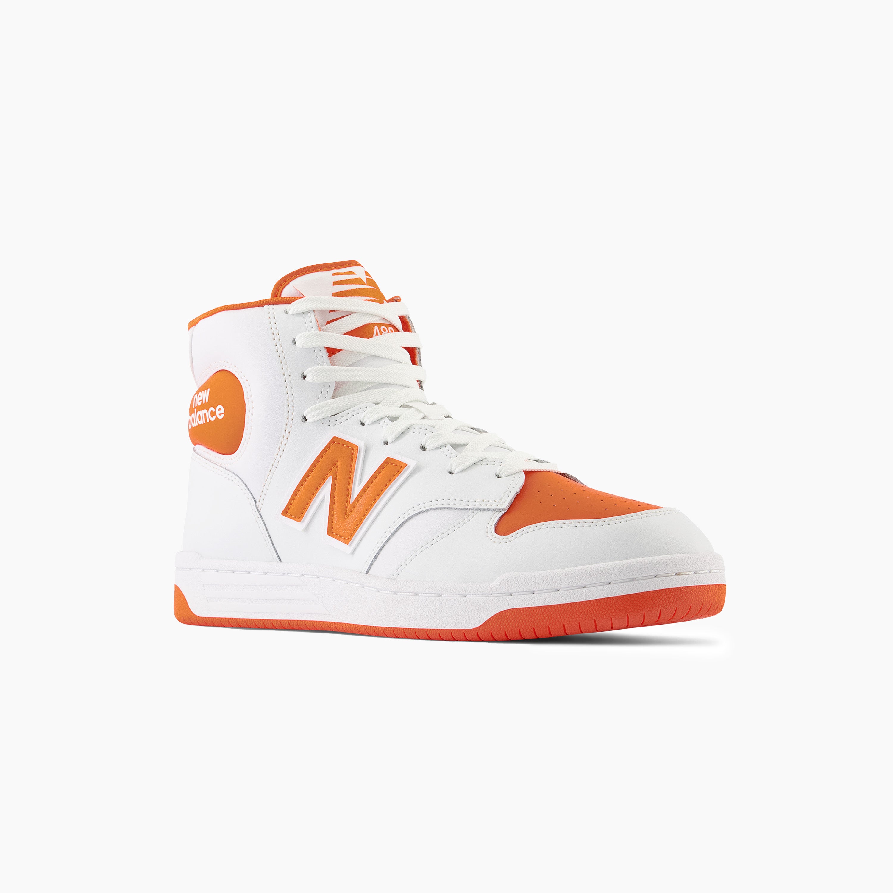 New Balance 480 para Hombre blancas, las sneakers con el auténtico estilo de New Balance una sneaker con pala de piel suave de calidad superior con extremo flexible acompañada a una talonera robusta que proporciona estabilidad, calidad, resistente una buena New Balance 480 para Hombre.