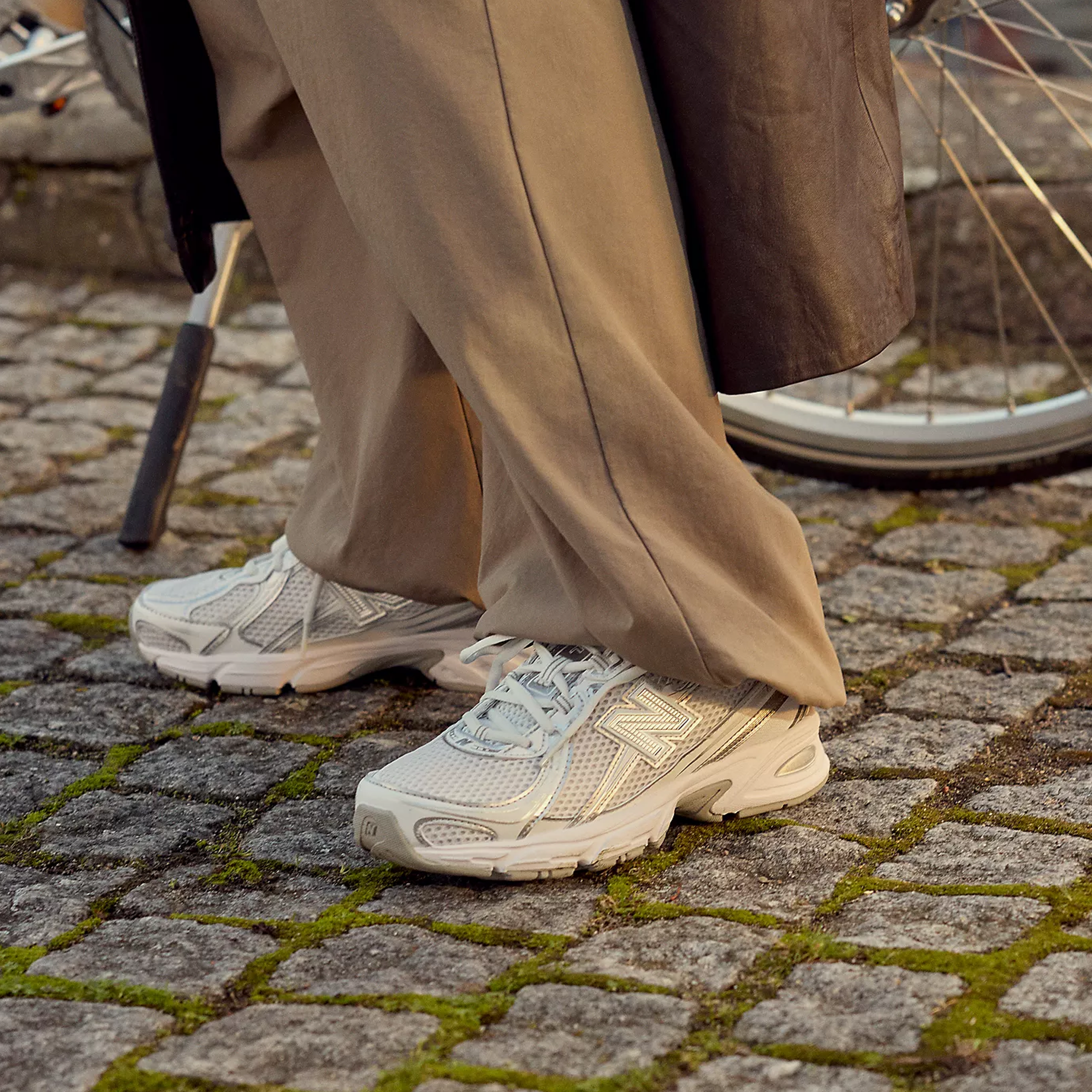 NEW BALANCE 740 WEISS & SILBER - U740WM2