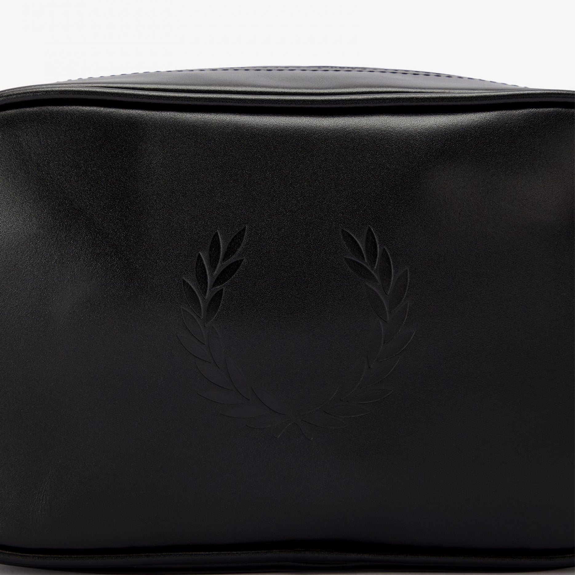 FRED PERRY BAG WREATH BLACK & BLACK - L2221