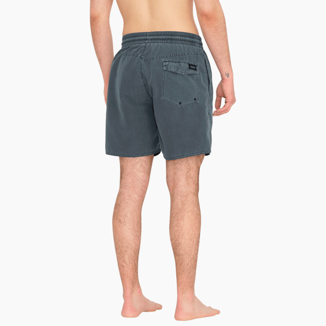 Bañador para Hombre | Bañadores Volcom | Disfruta de este bañador con una silueta ligeramente más corta y una nueva cinturilla completamente elástica para un diseño cómodo. Este bañador presenta un estiramiento mecánico bidireccional para mayor movilidad. Bolsillos laterales y traseros para una comodidad perfecta.