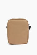 Bandolera Lacoste para Hombre Beige | Elija un estilo deportivo con esta bandolera, un accesorio compacto diseñado para los días de ajetreo.