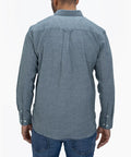 Camisa Carhartt | Camisa de manga larga para hombre confeccionada en tejido de sarga de algodón. Presenta un diseño sencillo con bolsillo frontal además de cierre abotonado. Dobladillo redondeado. Corte Regular ( Regular FIT ).