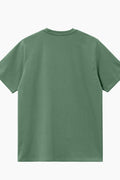 Camiseta Carhartt para Hombre en color verde fabricada en algodón presenta un corte holgado con el estampado gráfico 'Link Script' en color blanco. 