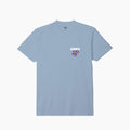 Camisetas Obey | Camiseta de manga corta para hombre fabricada en algodón con un gramaje de 6 onzas. Presenta estampados gráficos en la parte frontal y trasera. Corte Regular. 