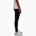 Leggins para Mujer Negros de New Balance | Este leggin de tiro alto es perfecto para el gimnasio, para el aire libre e incluso para viajar. Comodidad en todo momento gracias a su composición de algodón y spandex.