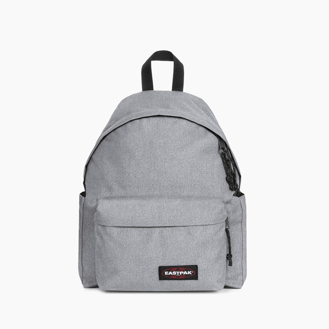 Mochila Eastpak Gris | Mochila Eastpak | <p style="text-align: justify;">Mochila ideal para el día a día. Inspirada en el clásico modelo icónico pero reinventada para una mayor adaptación a la vida moderna. Fabricada con 100% de materiales reciclados. Correas acolchadas