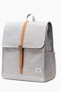 Mochila Herschel | Herschel City Backpack | Ligera, rápida y hecha para ponerse a trabajar. Esta mochila estilizada tiene bolsillos para organizar sus herramientas de trabajo y un perfil elegante que se mueve sin esfuerzo por aceras concurridas y metros llenos de gente.