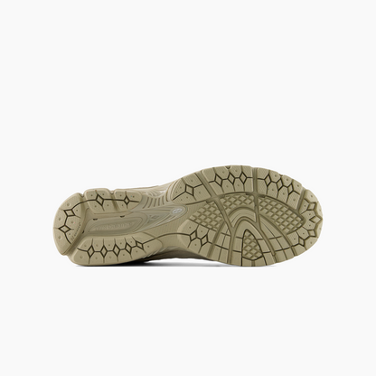 NEW BALANCE 2002 PROTECTION PACK SHIPYARD SILVER METALIC U2002DXC