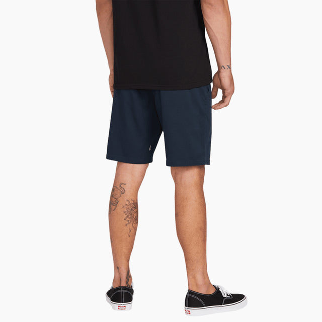 Pantalones Cortos | Chinos Shorts | Pantalones Volcom | Pantalón chino corto para hombre con 5 bolsillos. Presenta un corte moderno con un diseño prelavado además de estar fabricado con un 39% de poliéster reciclado.