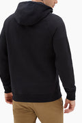 Descubre la Sudadera Vans Negra Versa Standard, perfecta para hombres que buscan estilo y comodidad. Con un bolsillo de canguro delantero para mayor funcionalidad y un logotipo OTW distintivo en el lado izquierdo. Fabricada con una composición de 88% algodón y 12% poliéster para garantizar durabilidad y confort. ¡Compra ahora!