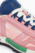 Zapatillas Lacoste para Mujer | Lacoste Elite Active Textile | El modelo Elite Active está inspirado en la cultura de las zapatillas de running de los años 70. Se trata de un diseño moderno y elegante con un acabado de efecto desestructurado creado por una combinación de detalles de nylon vintage y superposiciones de ante texturizado. Además, presenta una entresuela EVA moldeada que garantiza un gran nivel de estabilidad y comodidad.