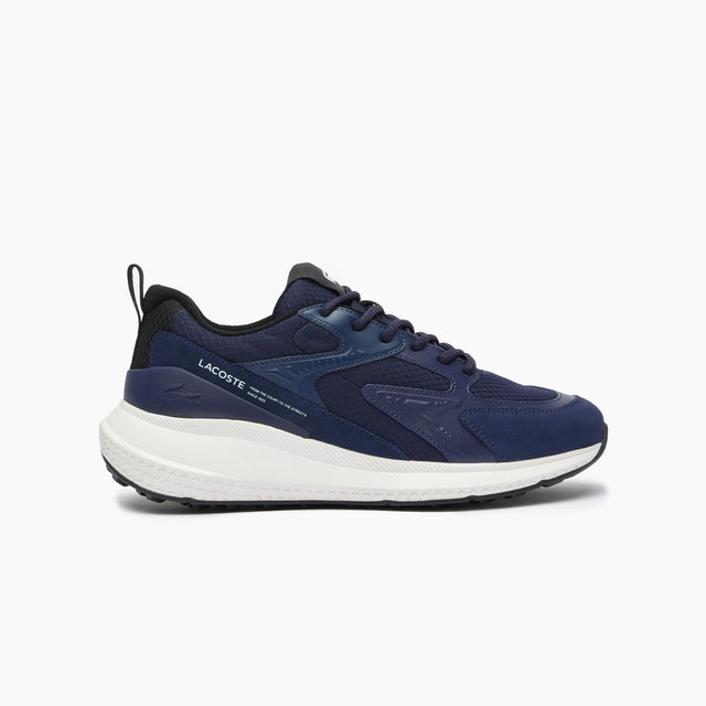 Zapatillas Lacoste Hombre | Zapatillas L003 Evo se caracteriza por los detalles que brindan un estilo contemporáneo a una silueta deportiva clásica y garantizan un acabado ligero. Este diseño elegante, cómodo y moderno fusiona a la perfección, tradición y vanguardia.