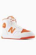 New Balance 480 para Hombre blancas, las sneakers con el auténtico estilo de New Balance una sneaker con pala de piel suave de calidad superior con extremo flexible acompañada a una talonera robusta que proporciona estabilidad, calidad, resistente una buena New Balance 480 para Hombre.