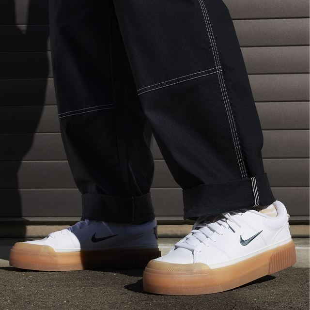 NIKE W' COURT LEGACY LIFT WHITE & GUM YELLOW AND VINTAGE GREEN - FV5526