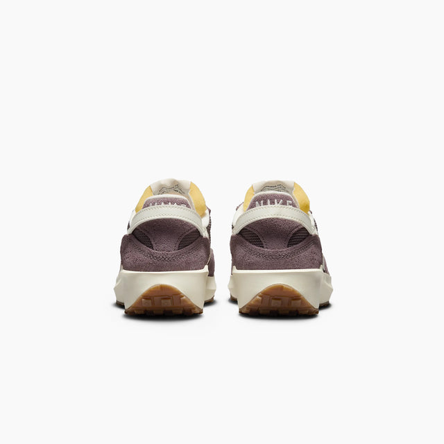 NIKE WAFFLE DEBUT PLUM ECLIPSE & COCONUT MILK AND GUM BROWN DX2931-200