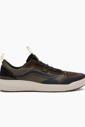 Zapatillas Vans Hombre | Vans Ultrarange Exo | Vans Hombres | Siempre a punto para lo inesperado. Con las Ultrarange Exo Se seguro que lo descubirás. Estas zapatillas son capaces no solo de resistir a cualquier aventura, sino que te proporcionará la comodidad que necesitas en las situaciones más incómodas. Palas transpirables. Silueta nueva en el antepié. Puntera de caucho. Ajuste seguro y óptimo. Diseño clásico de Vans.