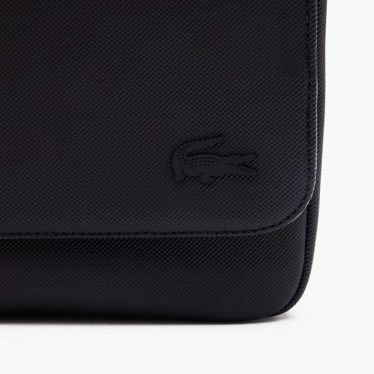 LACOSTE BANDOLERA CLÁSICA CON SOLAPA NOIR NH4423HC